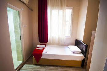 Cicek Palas Otel İzmir Ngoại thất bức ảnh